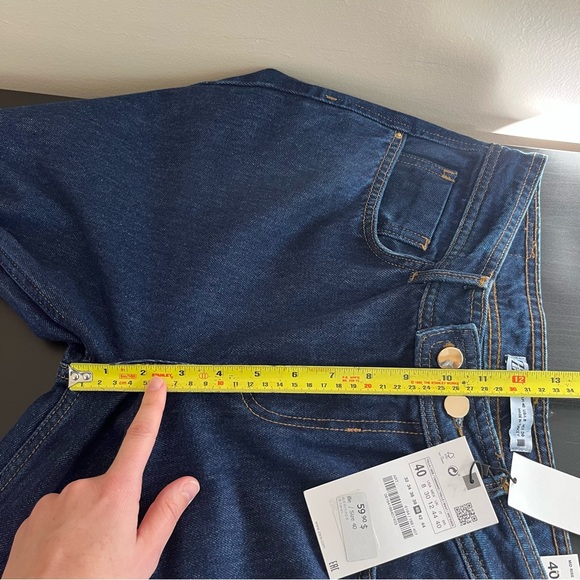 NWT ZARA Mid Rise Flare Dark Wash Jean - Size 8 - Picture 15 of 15